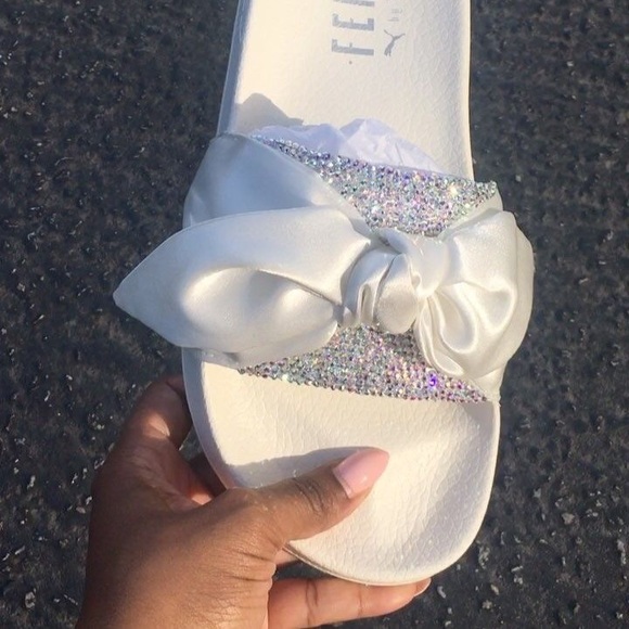 Shoes - Fenty Bow Slides